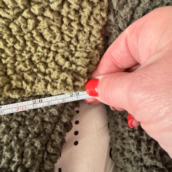 PINK Victoria's Secret Two-Tone Green Sherpa Zip-Up Sweater - Picture 5 of 7